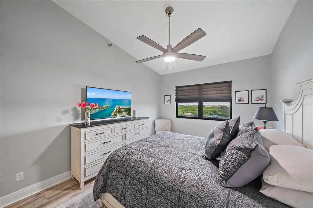 5400 Eagles Point Circle Sarasota FL 34231