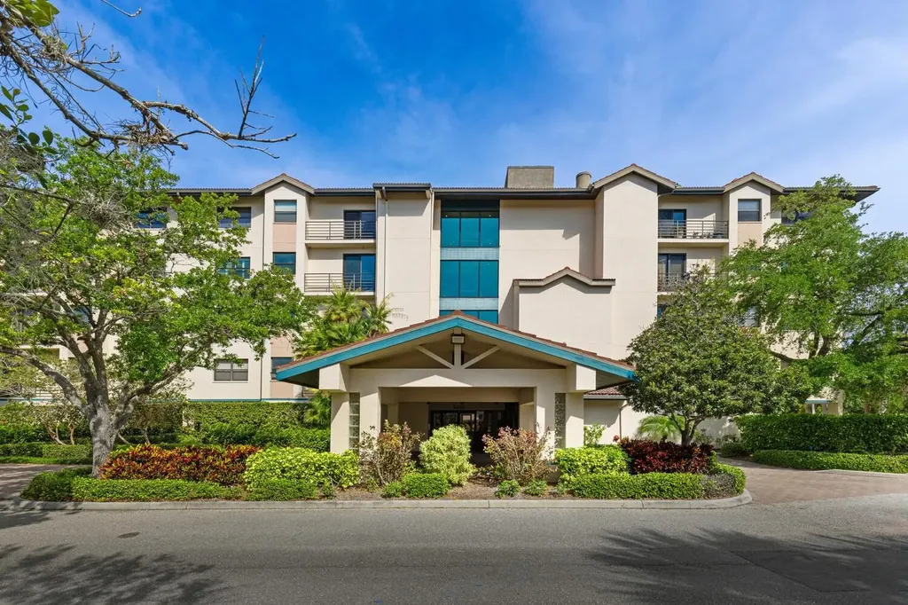 5400 Eagles Point Circle Sarasota FL 34231