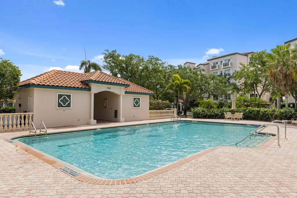 5400 Eagles Point Circle Sarasota FL 34231