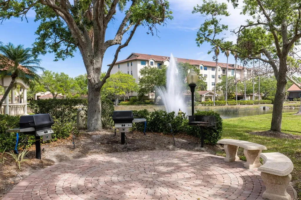 5400 Eagles Point Circle Sarasota FL 34231