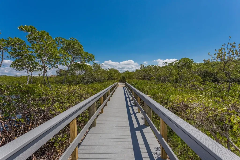 5400 Eagles Point Circle Sarasota FL 34231