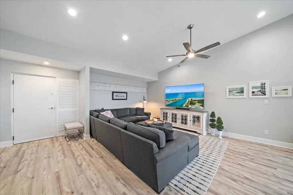 5400 Eagles Point Circle Sarasota FL 34231