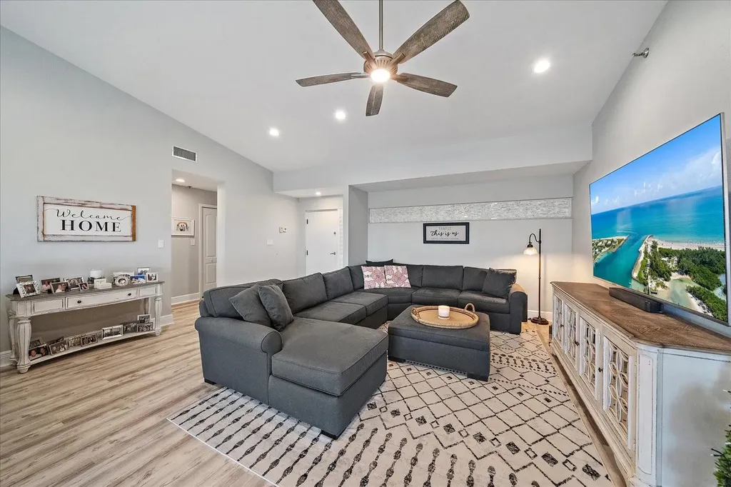 5400 Eagles Point Circle Sarasota FL 34231