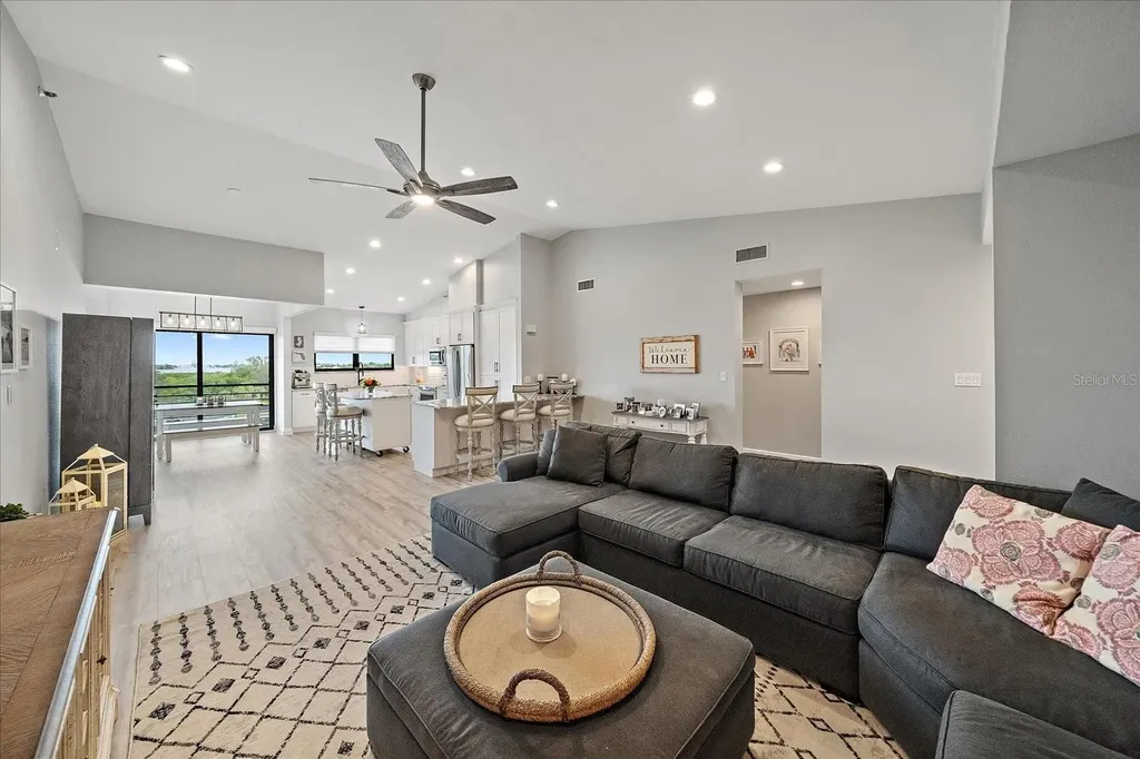 5400 Eagles Point Circle Sarasota FL 34231