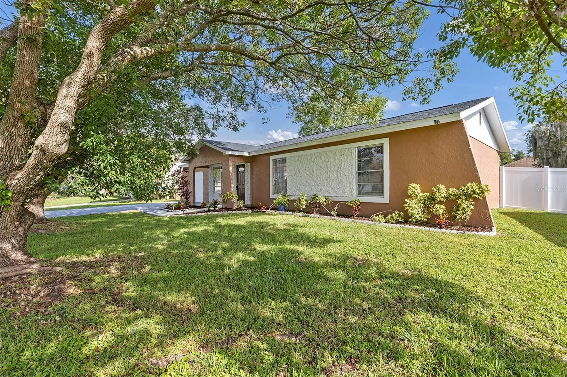 819 Nelson Drive Kissimmee FL 34758