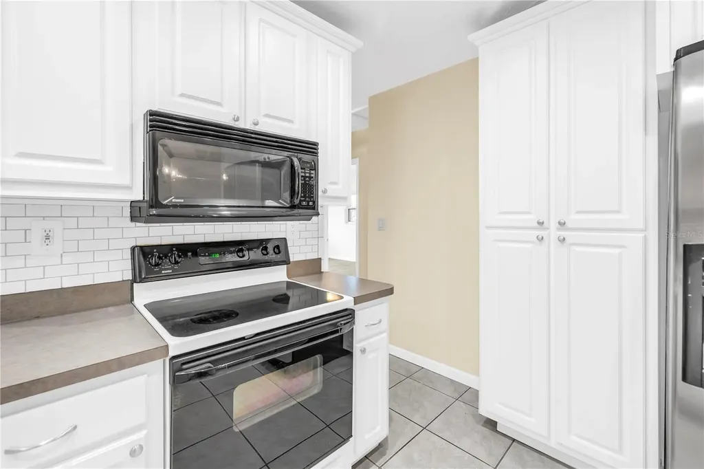 6623 16th Street N St Petersburg FL 33702
