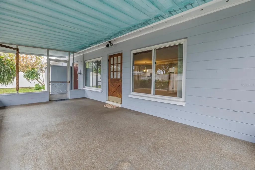 6623 16th Street N St Petersburg FL 33702