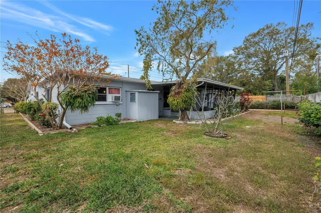 6623 16th Street N St Petersburg FL 33702