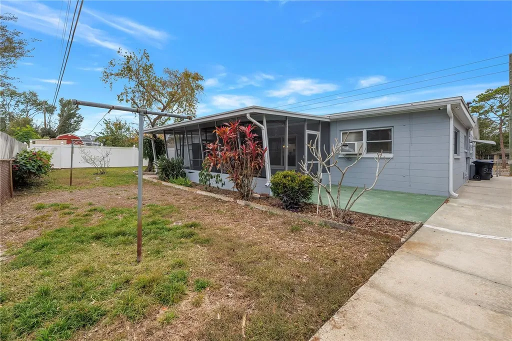 6623 16th Street N St Petersburg FL 33702
