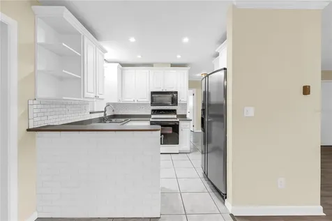 6623 16th Street N St Petersburg FL 33702