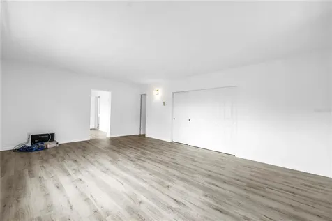6623 16th Street N St Petersburg FL 33702