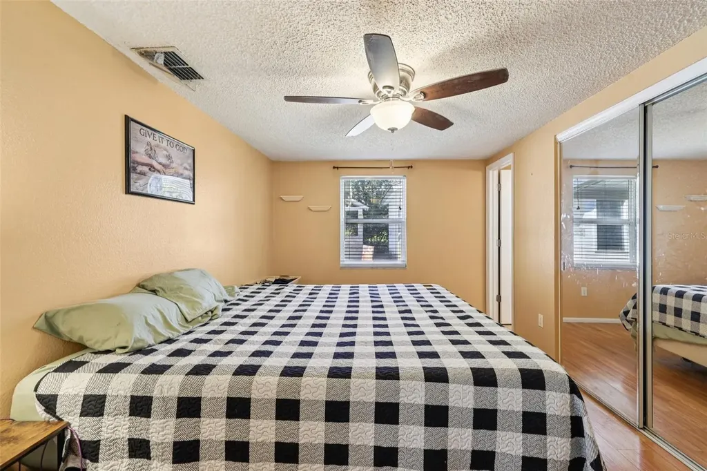 1013 Oakhill Street Seffner FL 33584