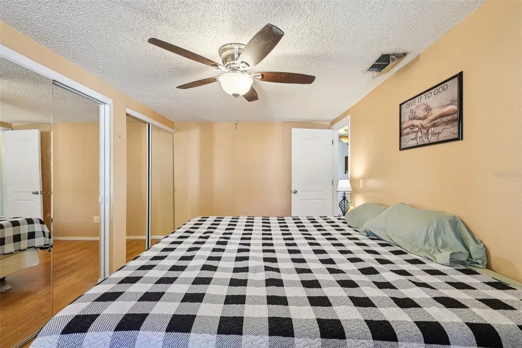 1013 Oakhill Street Seffner FL 33584