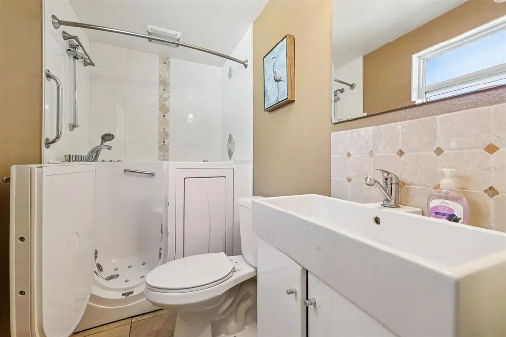 1013 Oakhill Street Seffner FL 33584