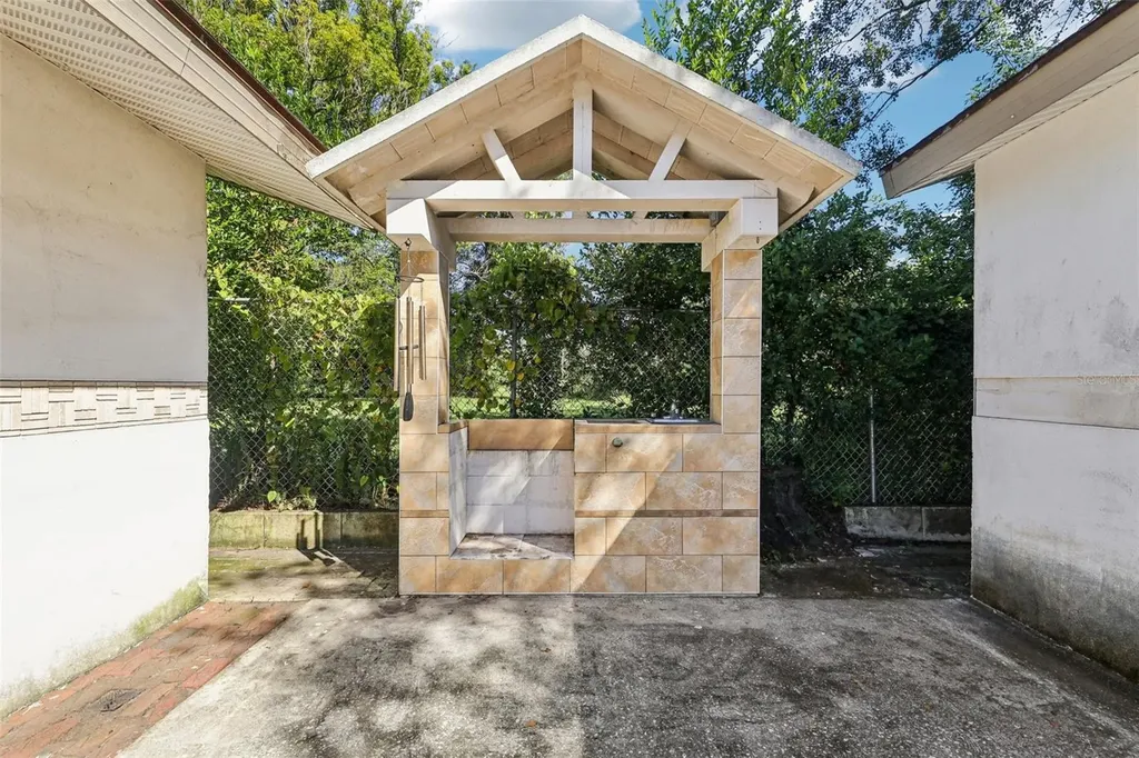 1013 Oakhill Street Seffner FL 33584