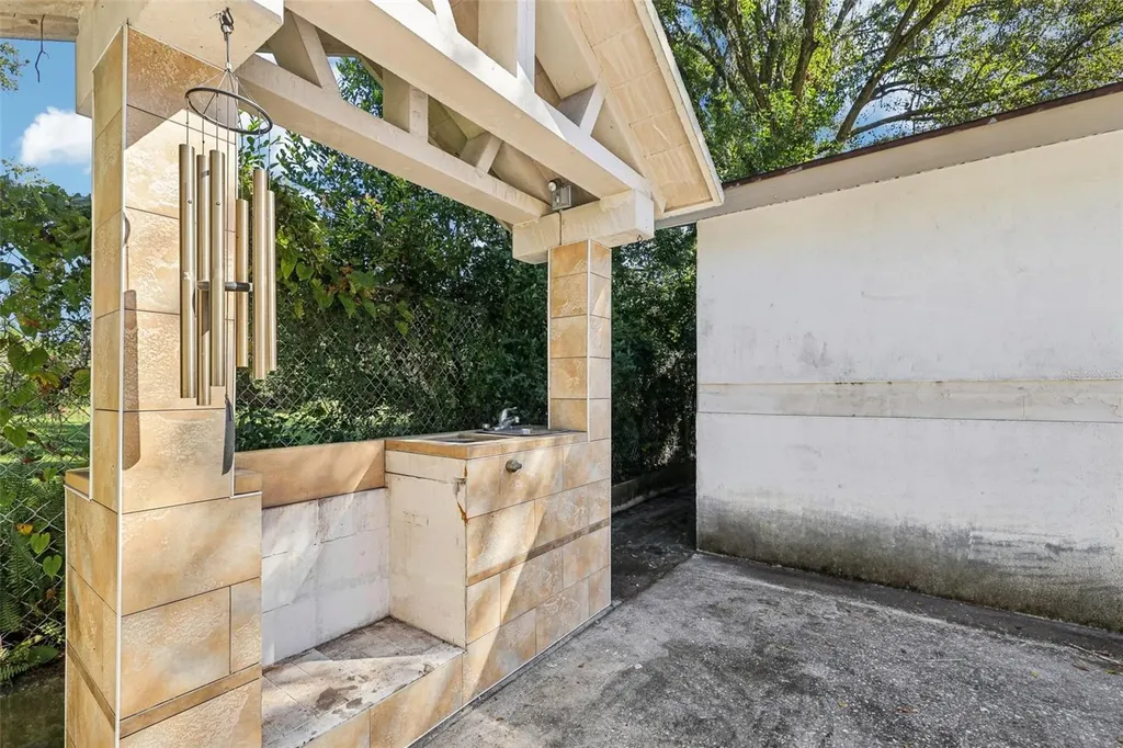 1013 Oakhill Street Seffner FL 33584