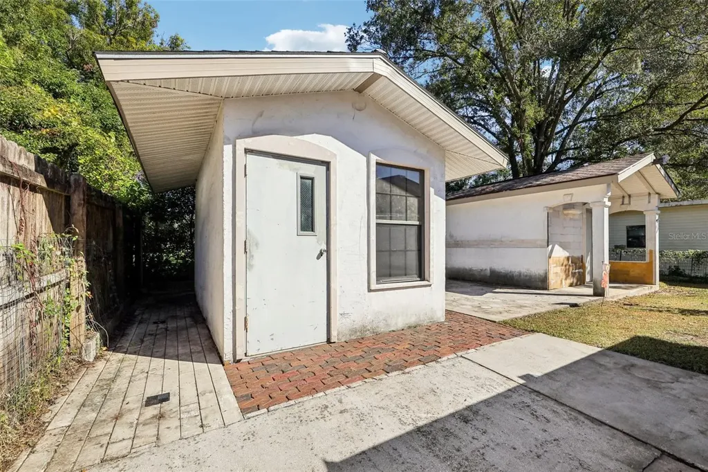 1013 Oakhill Street Seffner FL 33584