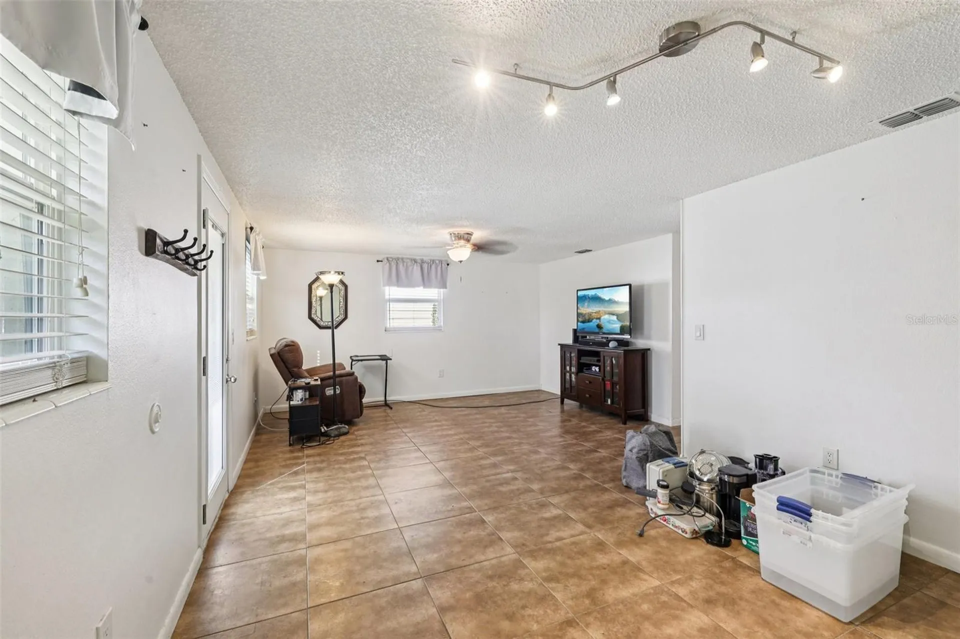 1013 Oakhill Street Seffner FL 33584
