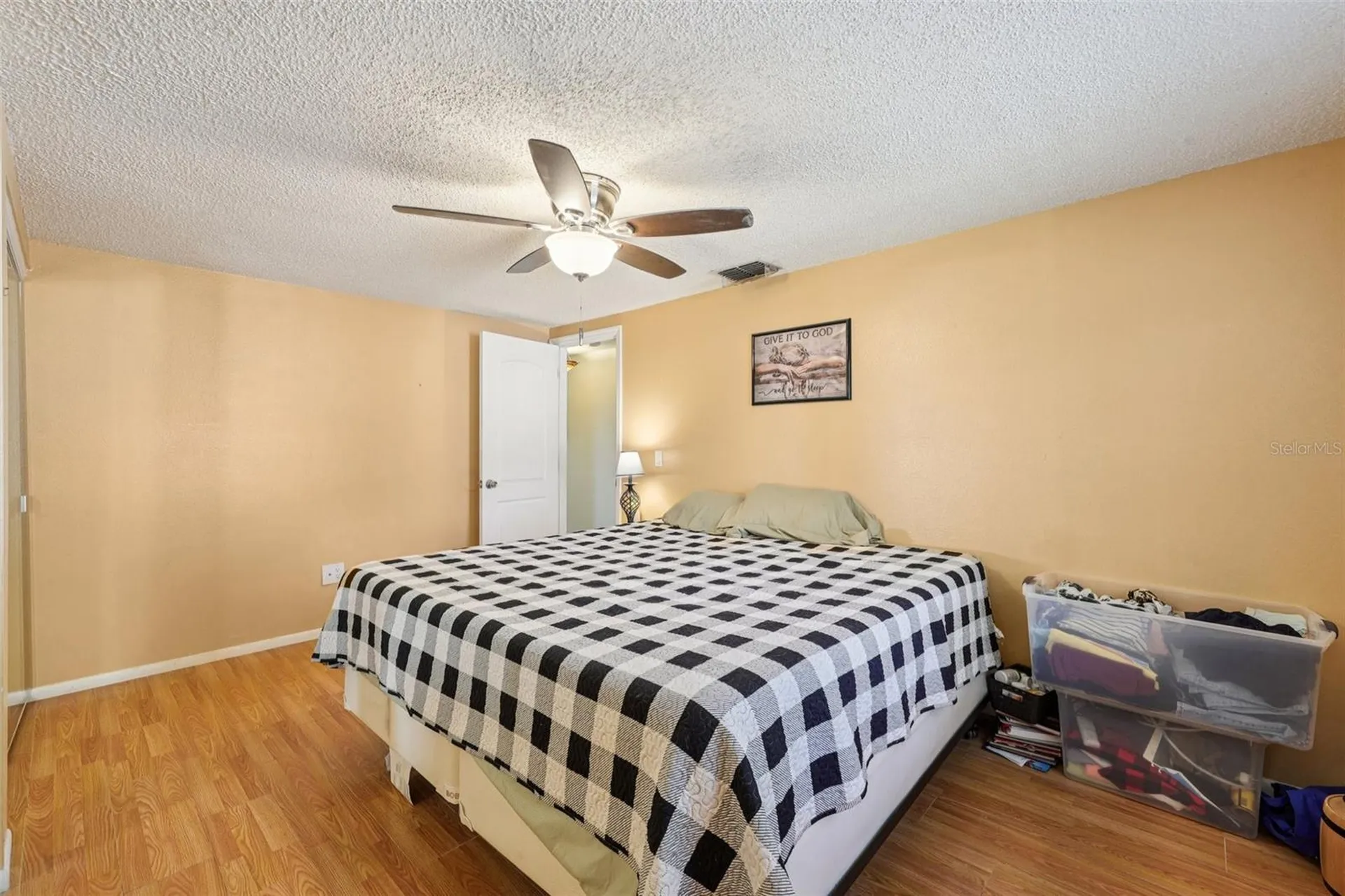 1013 Oakhill Street Seffner FL 33584