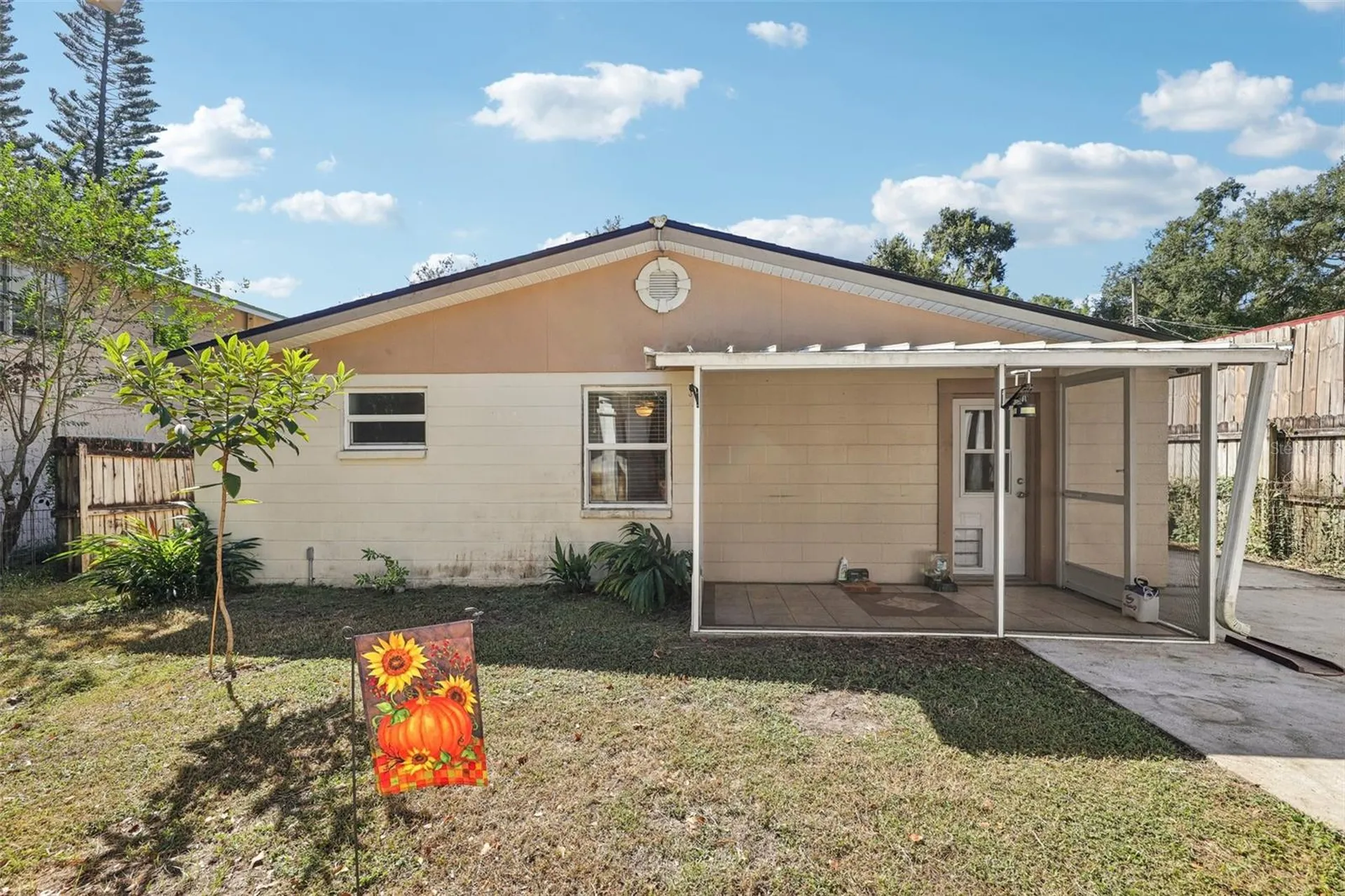 1013 Oakhill Street Seffner FL 33584