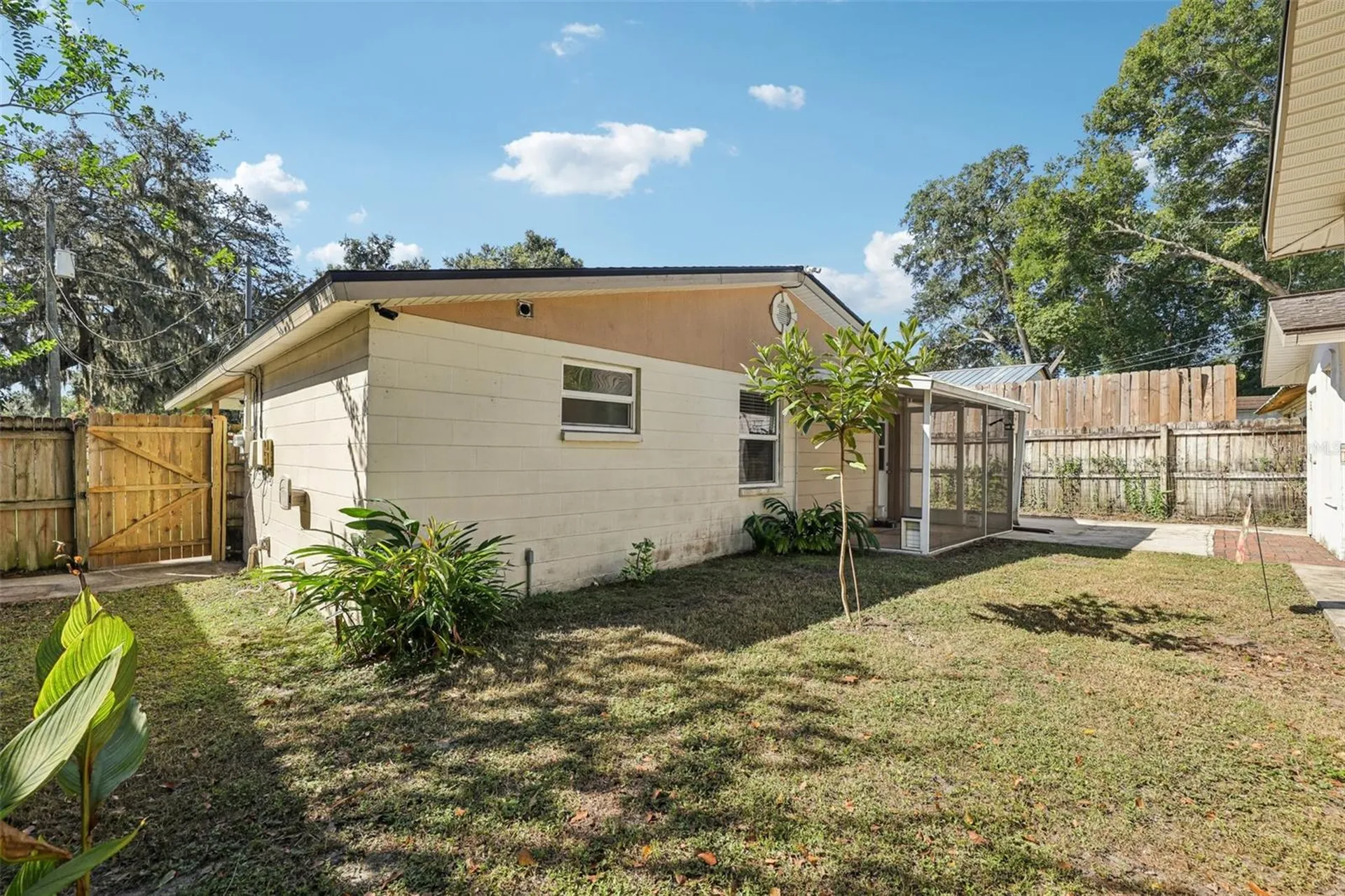 1013 Oakhill Street Seffner FL 33584