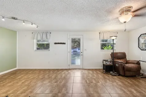 1013 Oakhill Street Seffner FL 33584