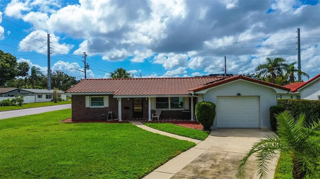 3700 14th Avenue N St Petersburg FL 33713