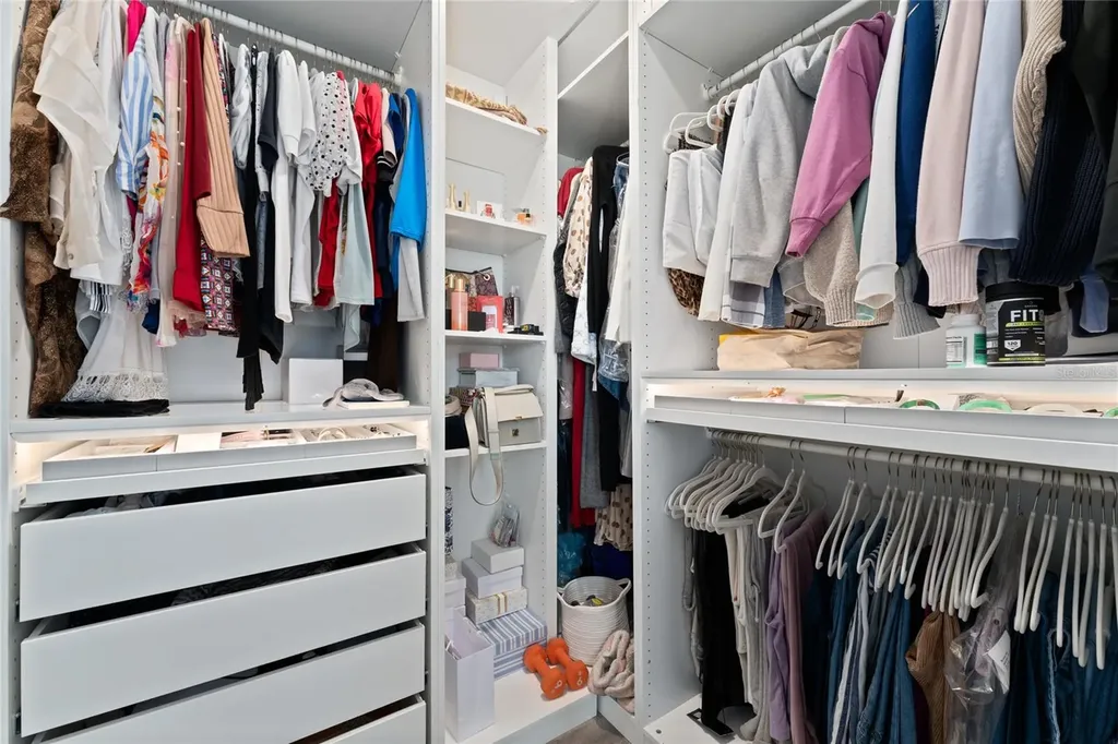 697 Stoney Pointe Circle Davenport FL 33896