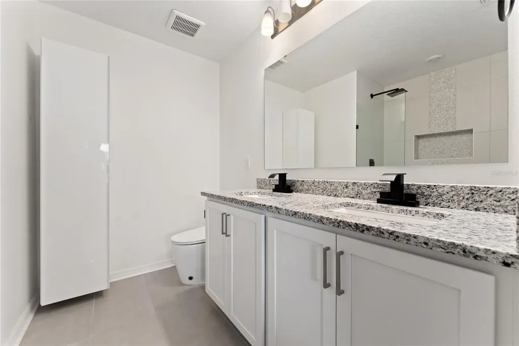 697 Stoney Pointe Circle Davenport FL 33896