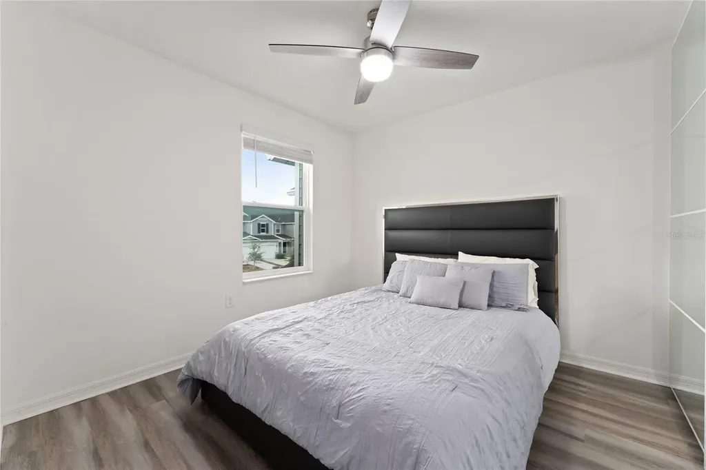 697 Stoney Pointe Circle Davenport FL 33896