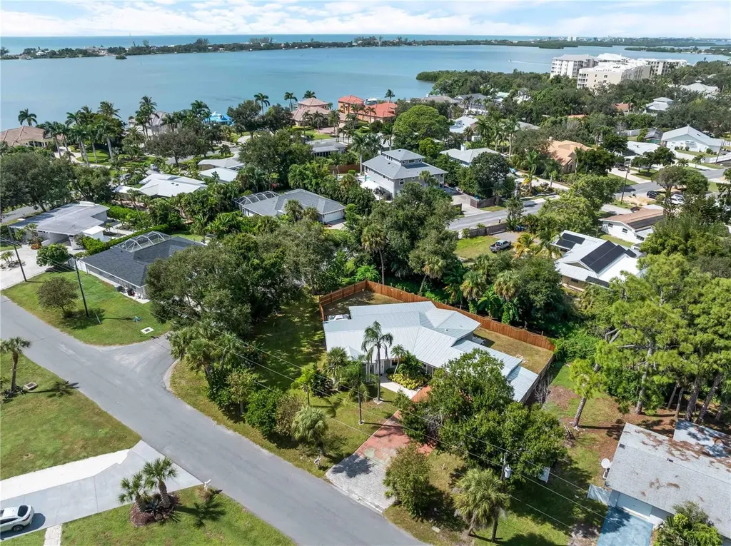32 Bay Avenue Osprey FL 34229