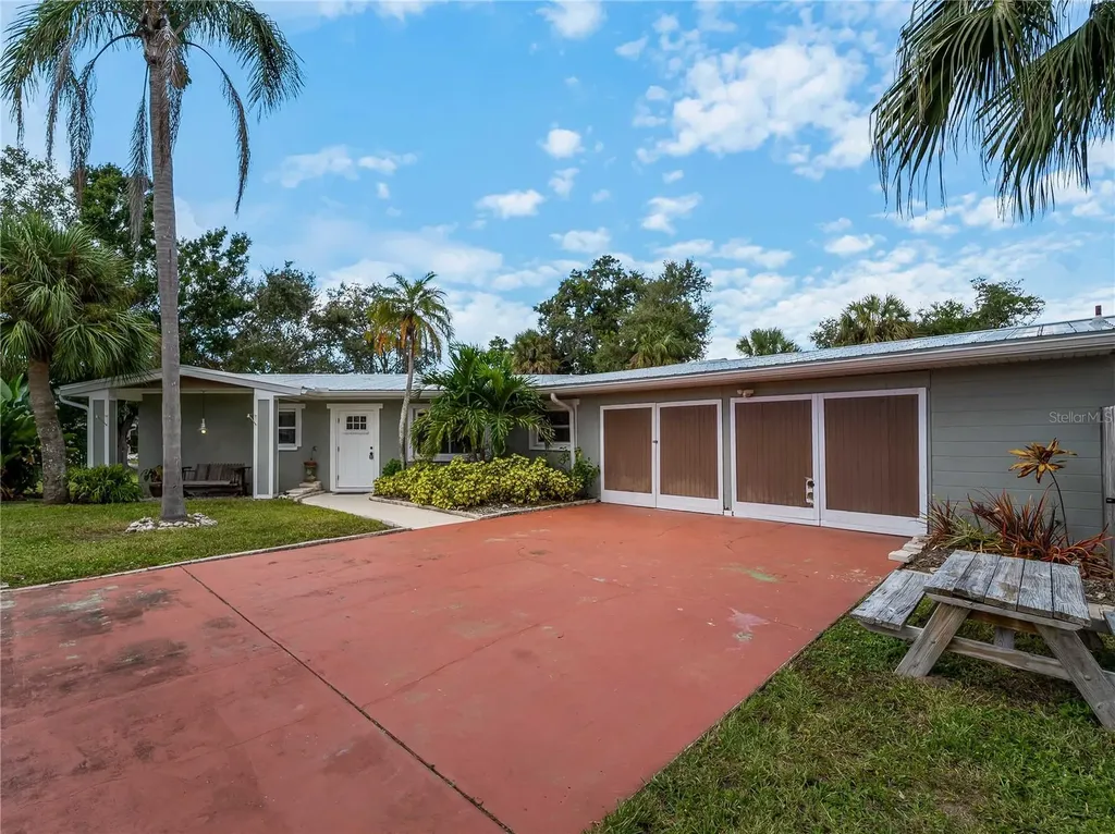32 Bay Avenue Osprey FL 34229