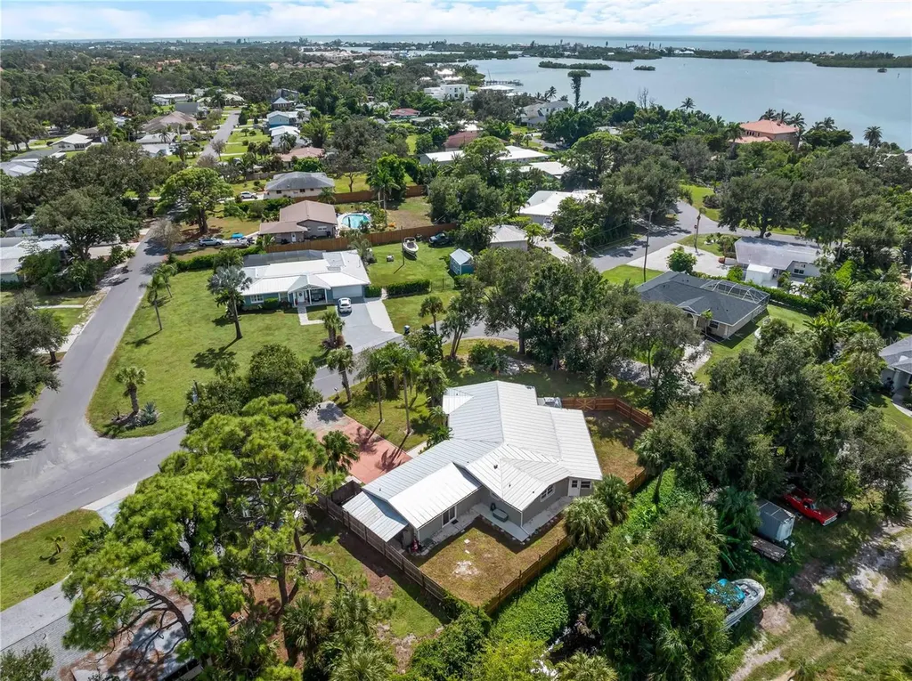 32 Bay Avenue Osprey FL 34229
