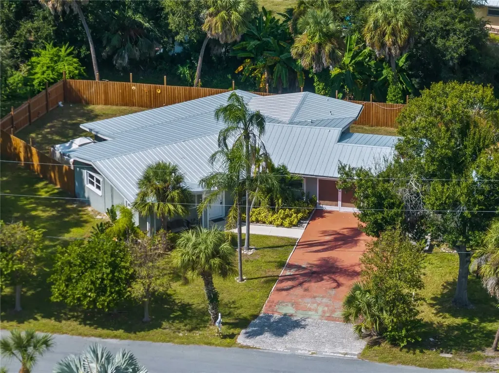 32 Bay Avenue Osprey FL 34229