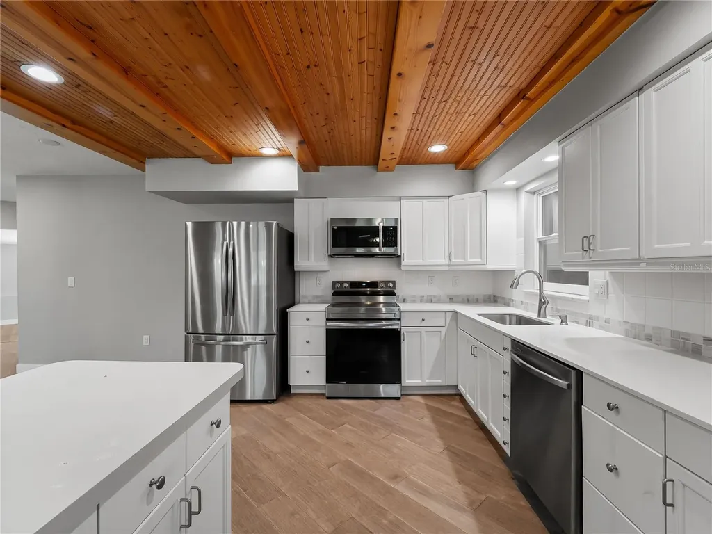 32 Bay Avenue Osprey FL 34229