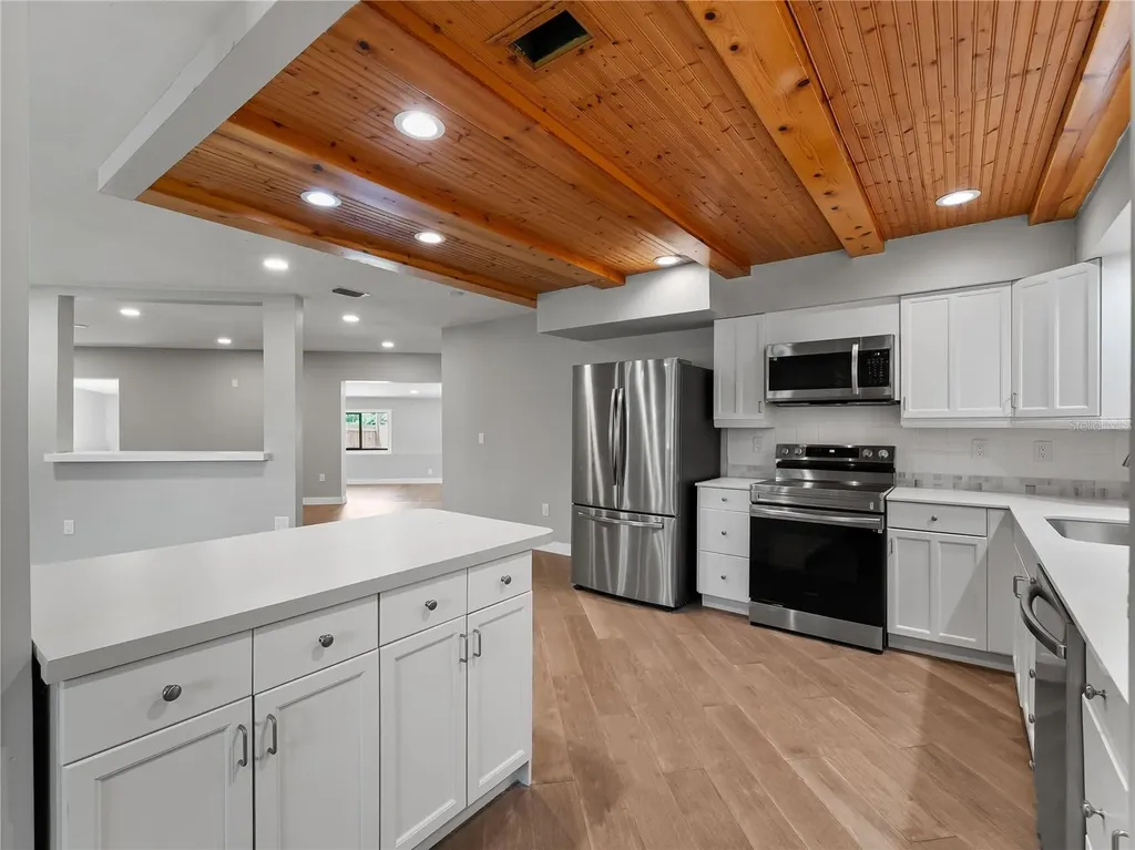 32 Bay Avenue Osprey FL 34229