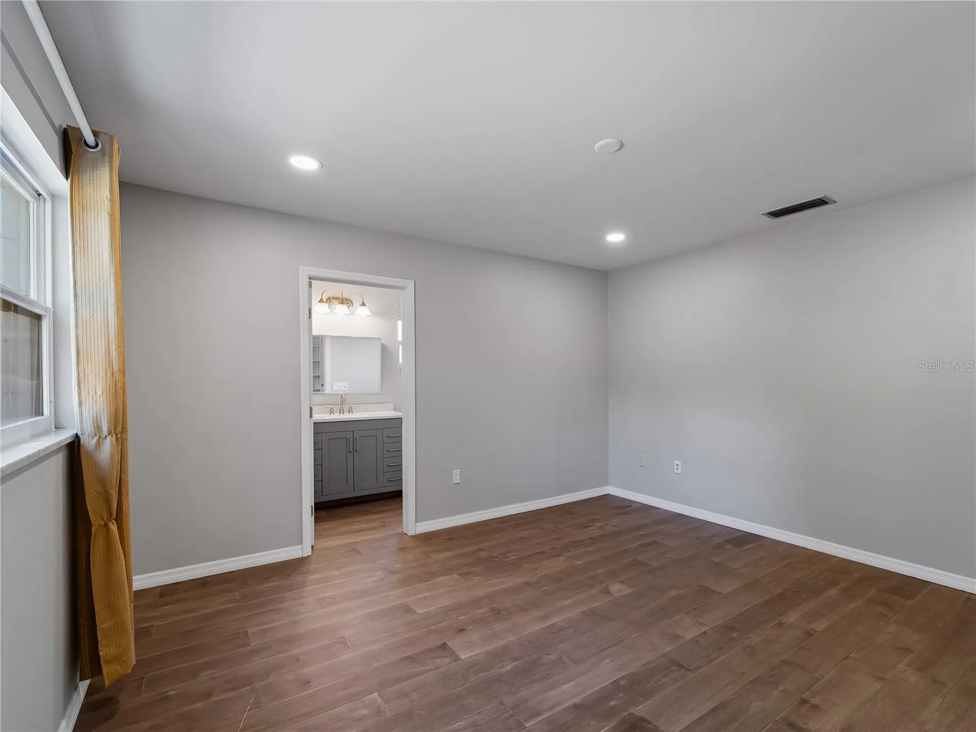32 Bay Avenue Osprey FL 34229
