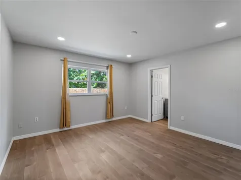 32 Bay Avenue Osprey FL 34229
