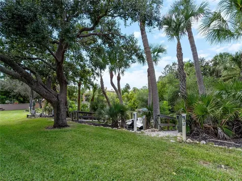 32 Bay Avenue Osprey FL 34229