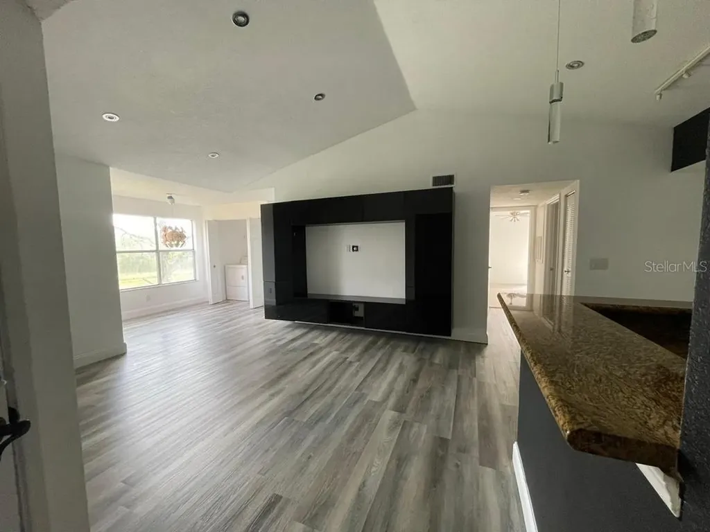 5140 Conroy Road Orlando FL 32811