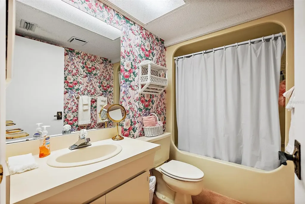 551 Sandy Hook Road Treasure Island FL 33706