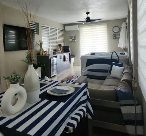1260 Urb Plaza De La Fuente Toa Alta PR 00953