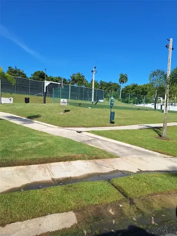 1260 Urb Plaza De La Fuente Toa Alta PR 00953