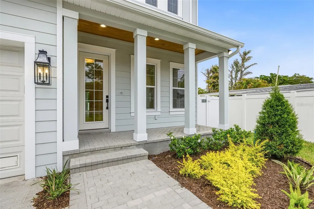 2815 W Leila Avenue Tampa FL 33611