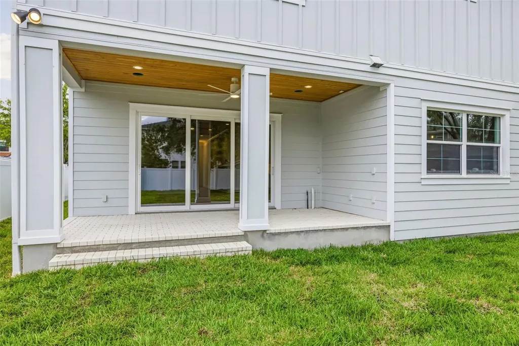 2815 W Leila Avenue Tampa FL 33611