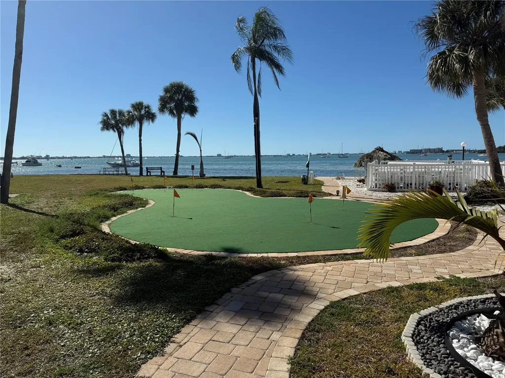 3735 42nd Way S St Petersburg FL 33711