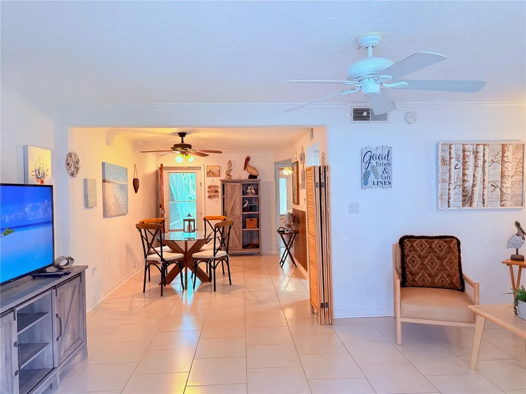 3735 42nd Way S St Petersburg FL 33711