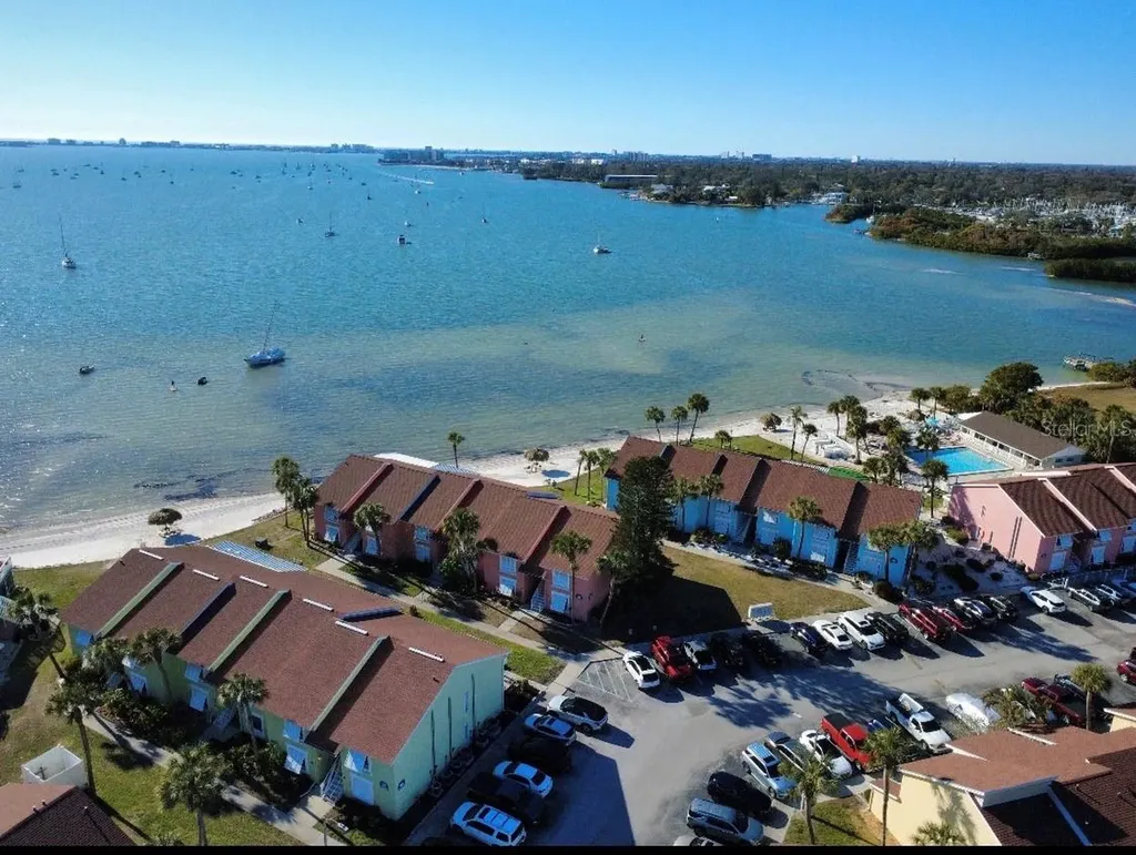 3735 42nd Way S St Petersburg FL 33711