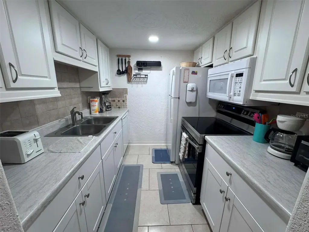 3735 42nd Way S St Petersburg FL 33711