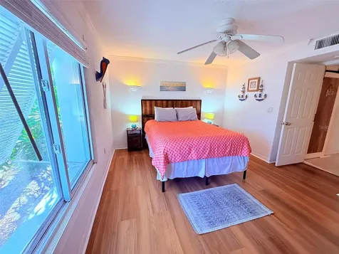 3735 42nd Way S St Petersburg FL 33711